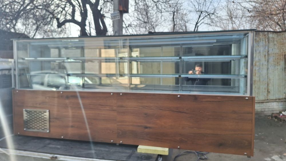 Продаются витиринный холодильники