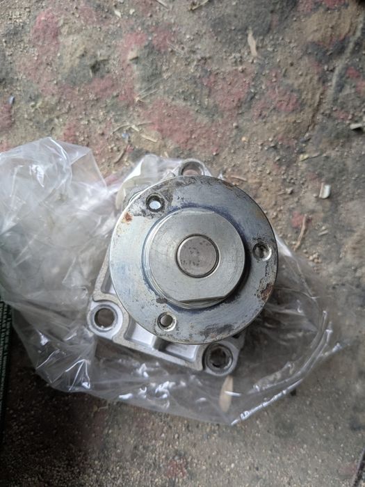 Помпа Опель омега Б