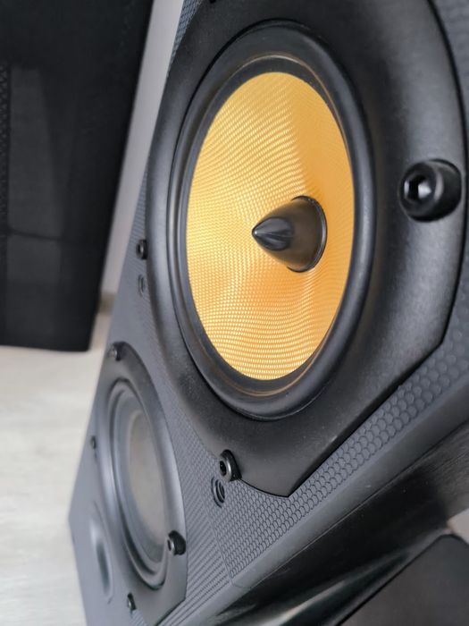 Boxe de podea, Bowers and wilkins dm 603 s2