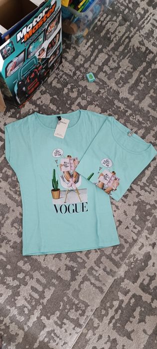 Дамски тениски с къс ръкав