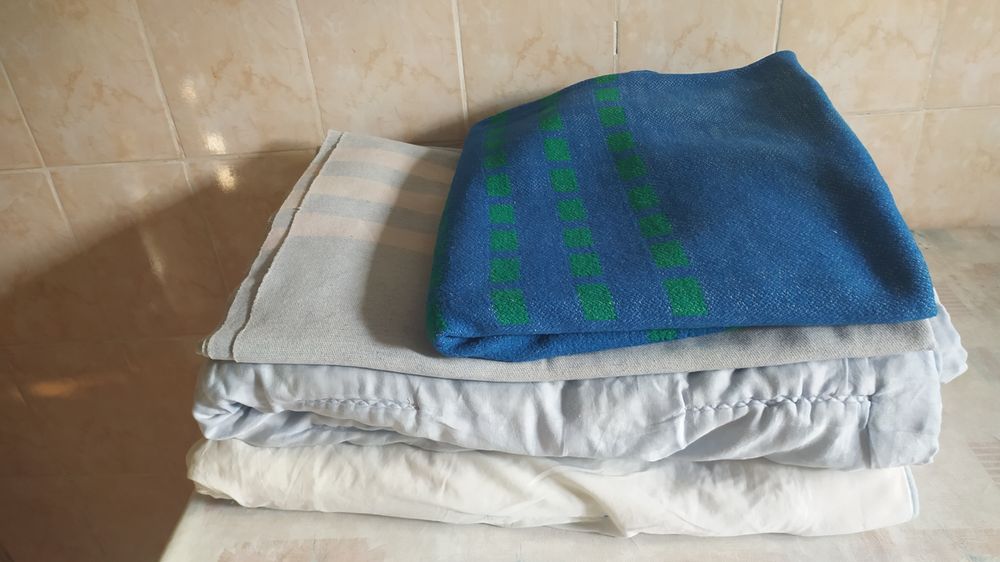 Продам подушки,одеяла, покрывала, пододеяльники, простыни