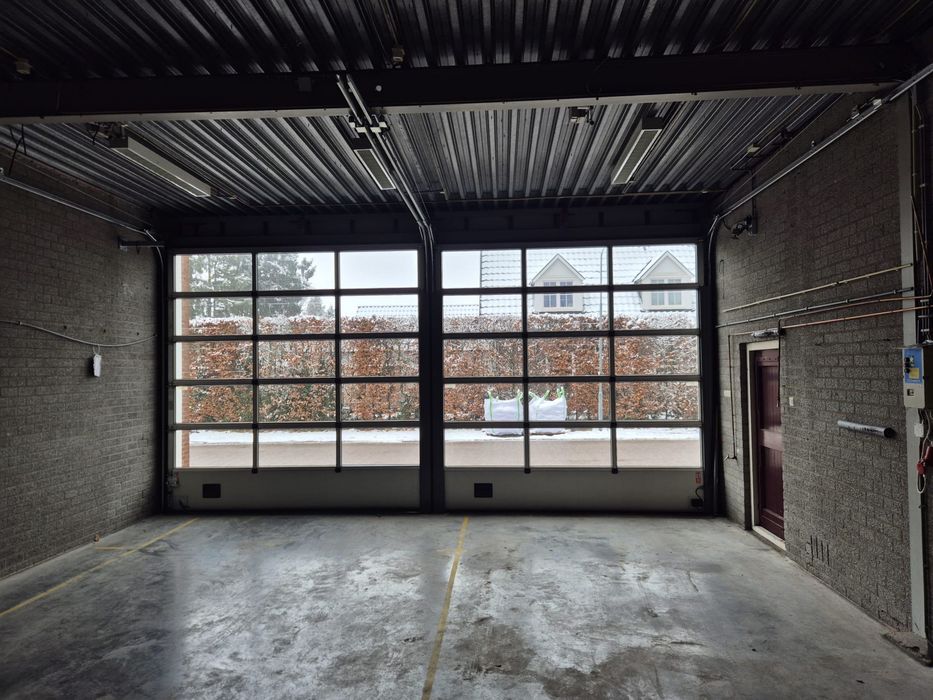 Продавам секционни електрически врати налични и други размери