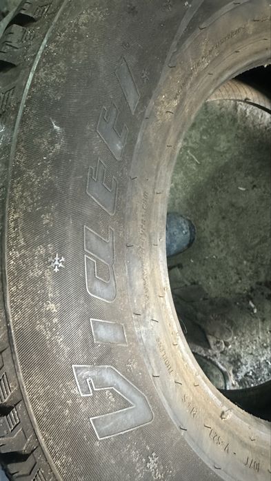 Продам шины в хорошем состояние