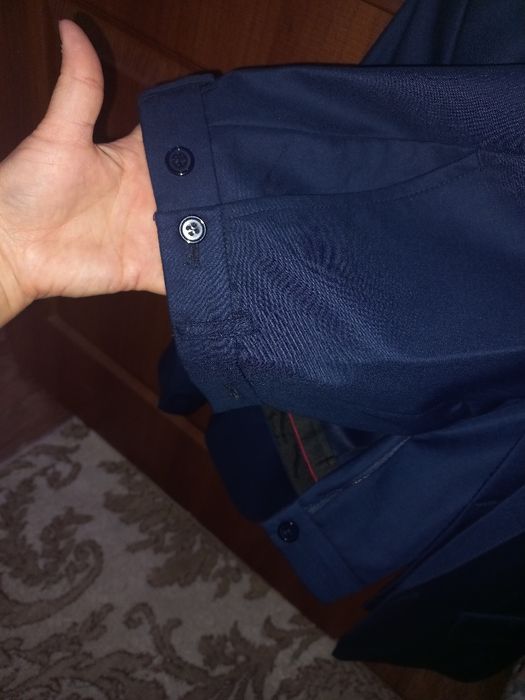 Продам школьный костюм