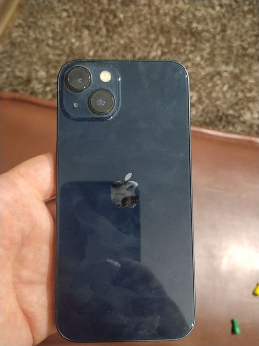 iPhone 13  albastru