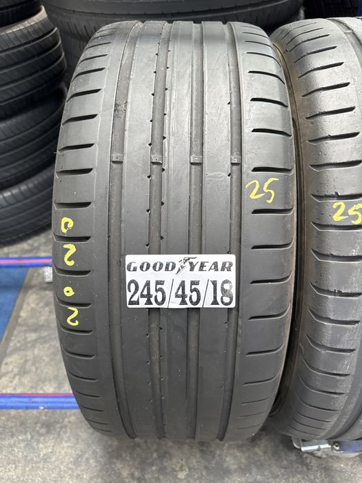 245/45/18 Good Year