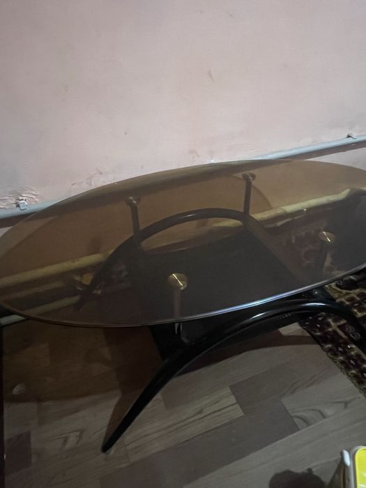 Продам стеклянный столик