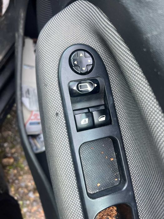 Dezmembrez citroen c3 picasso 1.6D cod 9HX CUTIE 5 TREPTE