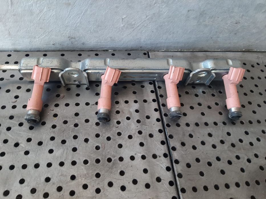 injector x1n2 1.5 b toyota yaris 3 hybrid p92 2017 23250-21091