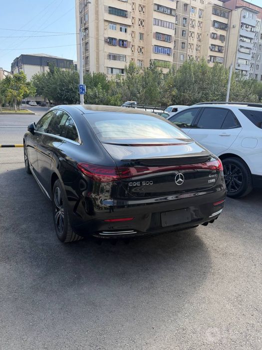 Mercedes-Benz EQE 500 4MATIC - 2025 yil