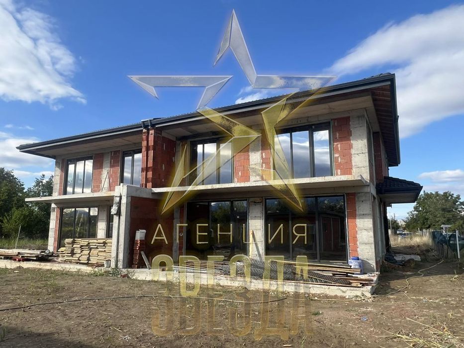 Продава се Къща в Пловдив, Беломорски - 280 кв.м за 1250 €/кв.м - Снимка #1