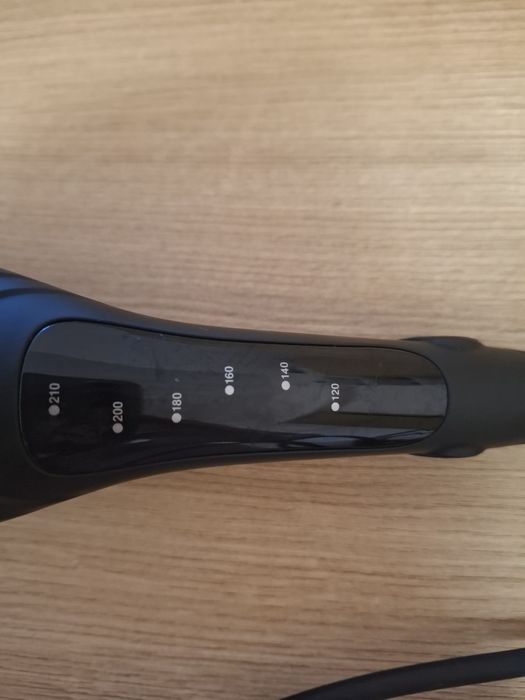 Rowenta x Karl Lagerfeld Waves Addict CF471L, Маша за ретро къдрици