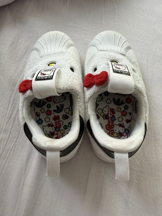 Оригинал Adidas кроссовки на девочку! 27 размер!