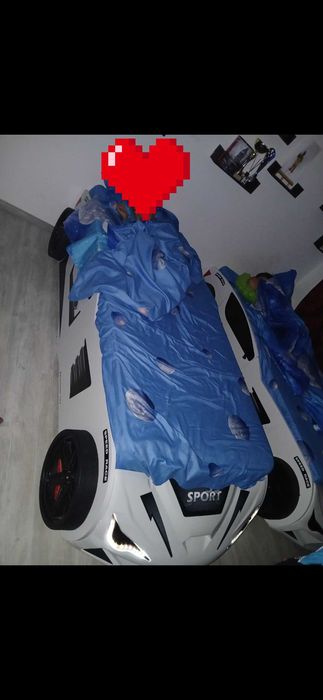 Vand 2 paturi mașinuță