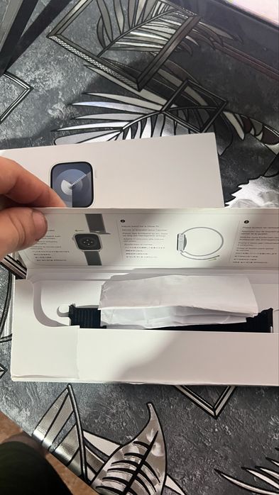 Vând Apple Watch seria 9