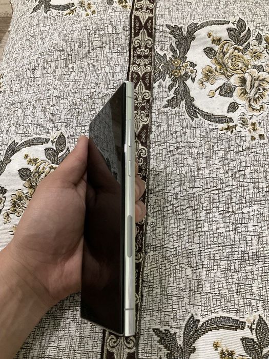 Продам Samsung Galaxy S23 ultra