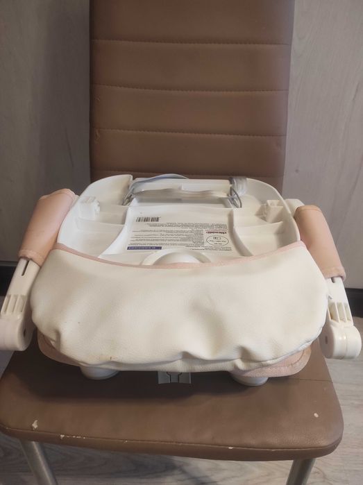 Повдигащо столче за хранене