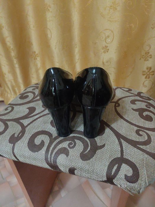 Женская обувь . Лакированные.