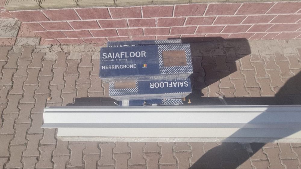 Плинтус и ламинат