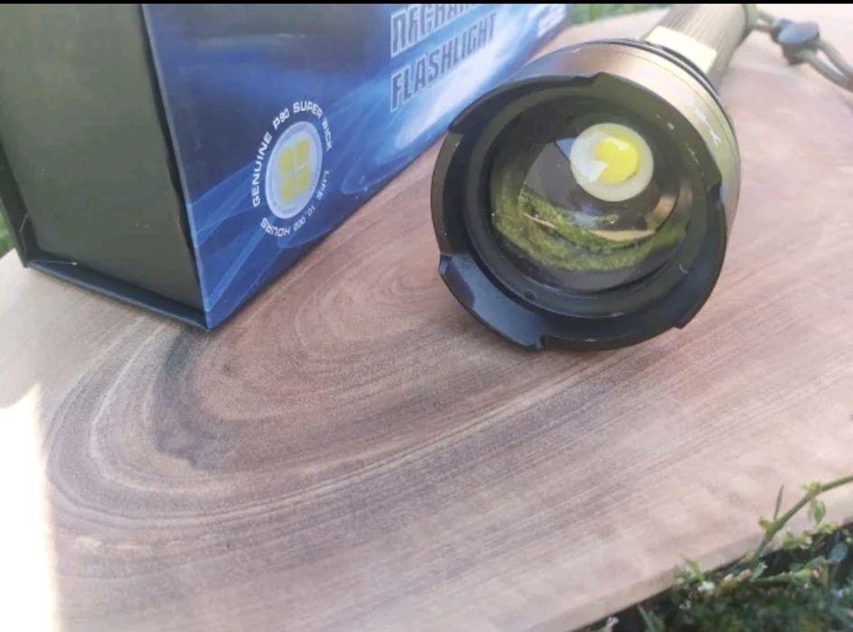Супер мощен LED фенер P90 голям до 1000м,акумулаторни батерии,USB