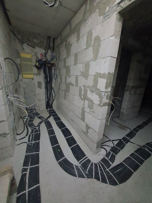 Electrician execut Instalatii electrice de la "A-Z"