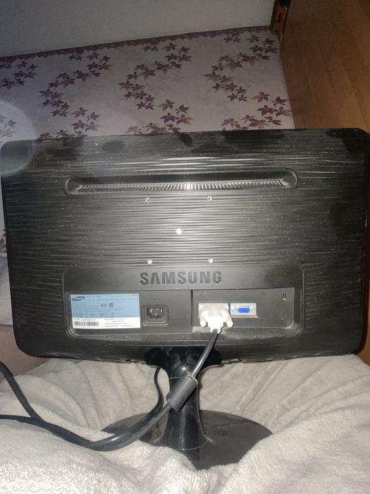 Монитор Samsung идеал