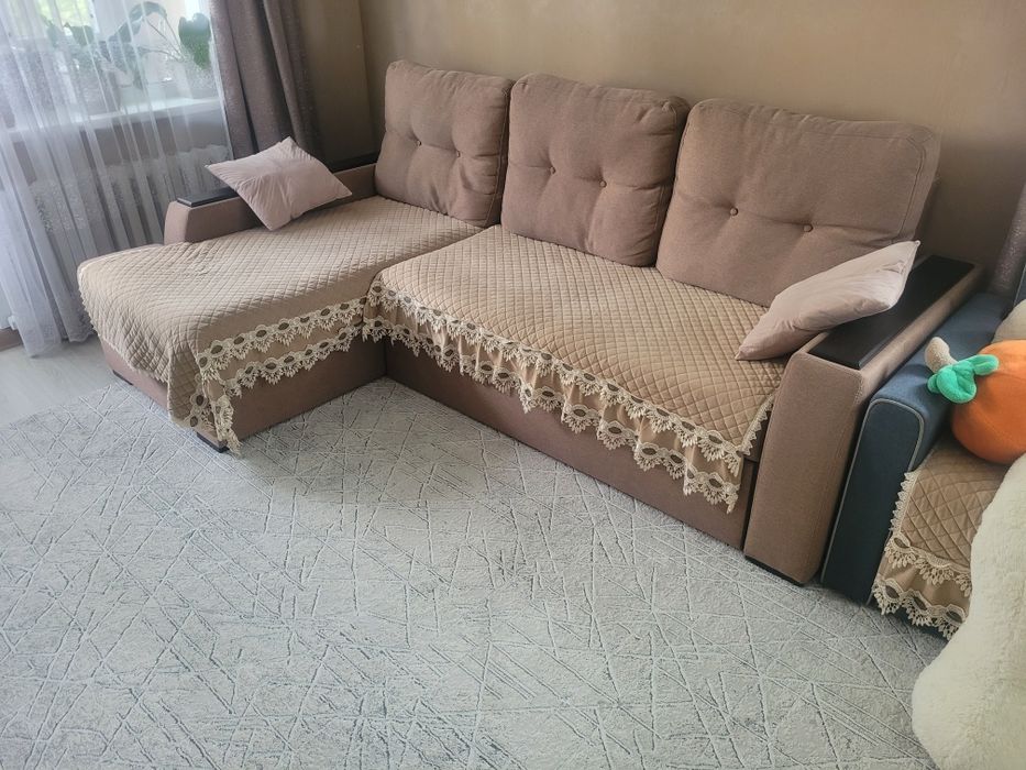 Продам диван . В отличном состоянии