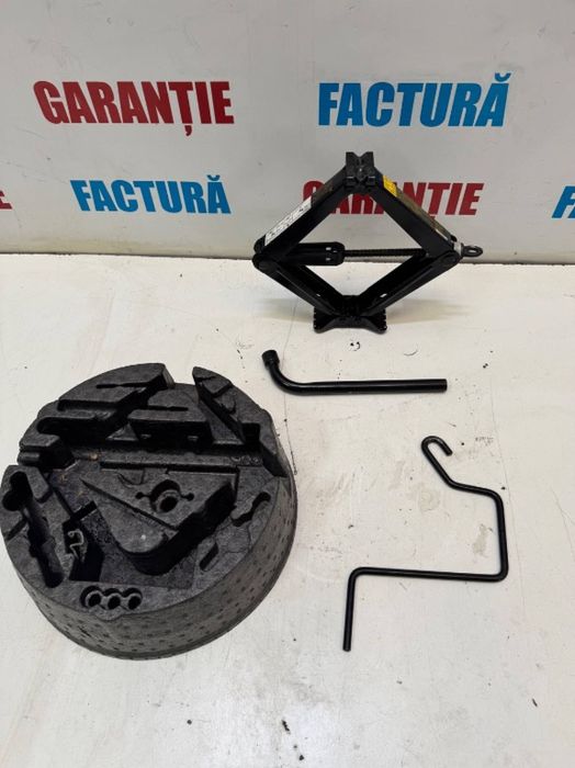 Trusă cric cheie roți Opel Astra G H J Vectra B C D Zafira A B