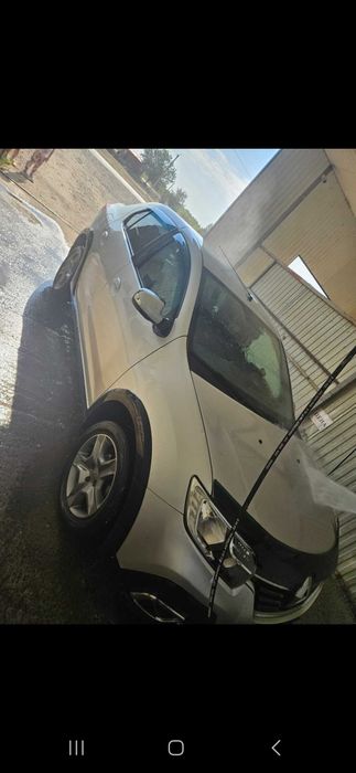 Автомобиль Renault Logan