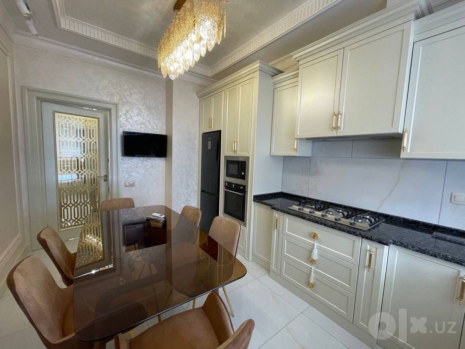 5-комнатная квартира в новостройке, 175 м², 7/8 этаж, ЖК Parisien
