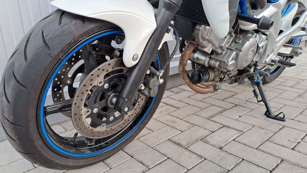 MotoFly Ploiești vinde Suzuki Gladius 2009