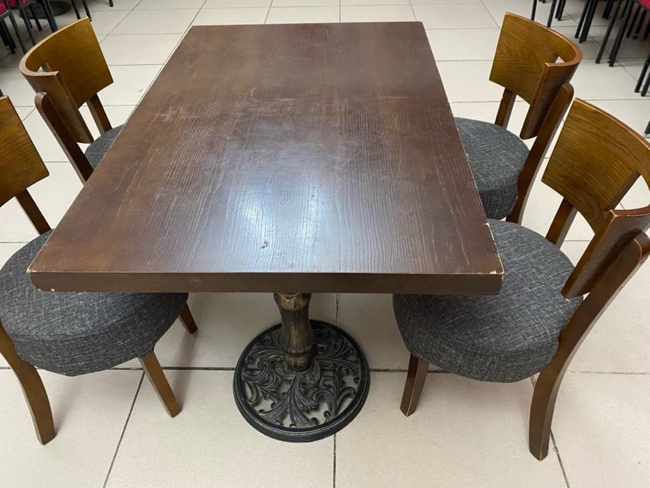 Продоется бу комплект стол и стулья