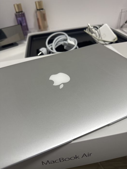 Mac book air (13-inch,2017)
