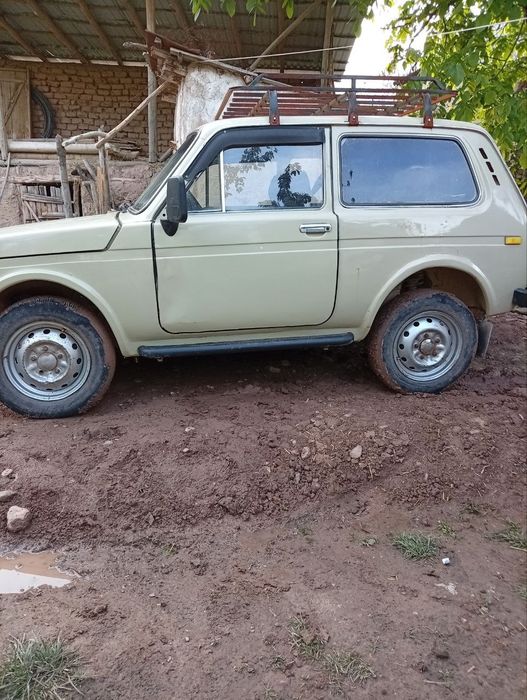 Niva holati yaxshi yili 1991 gaz -benzin 65 tahlik pirapani bor yaxshi