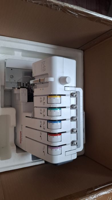 Продам оверлок Bernina