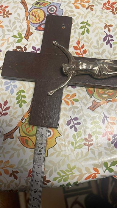 продавам старинен Кръст с разпятие