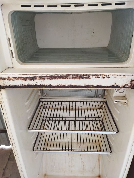 Холодильник бирюса