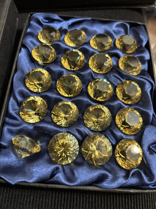 Декоративни камъни диаманти