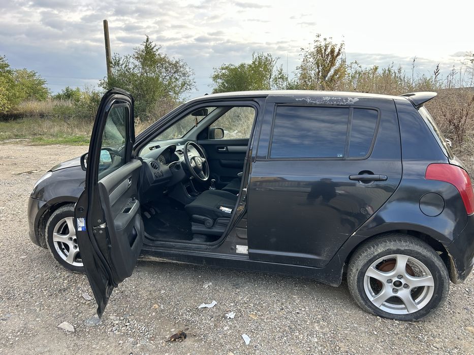 dezmembrez suzuki swift 2005