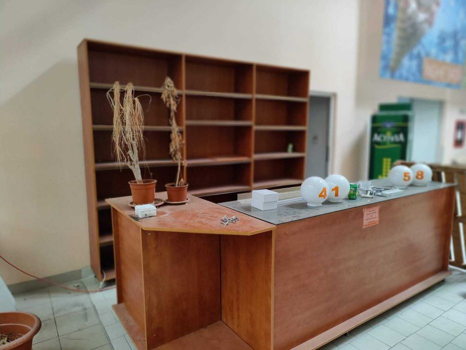 Mobila receptie clienti,dulapuri,acvariu,fantana arteziana