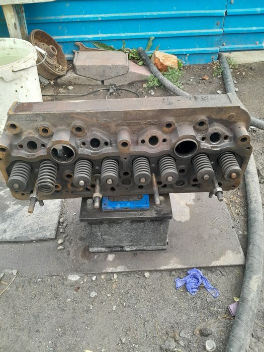 Продам головку МТЗ 80.