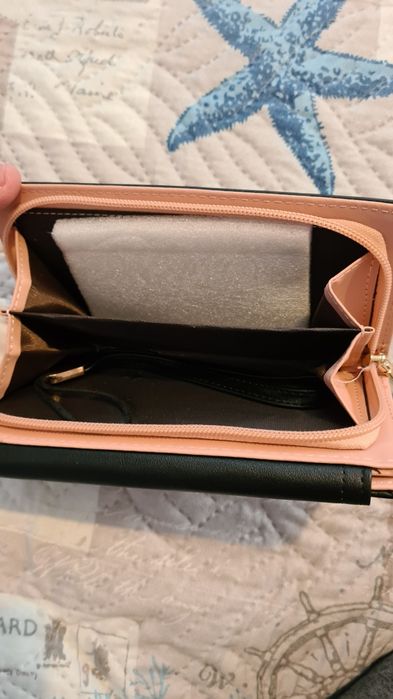 Продавам Дамско портмоне