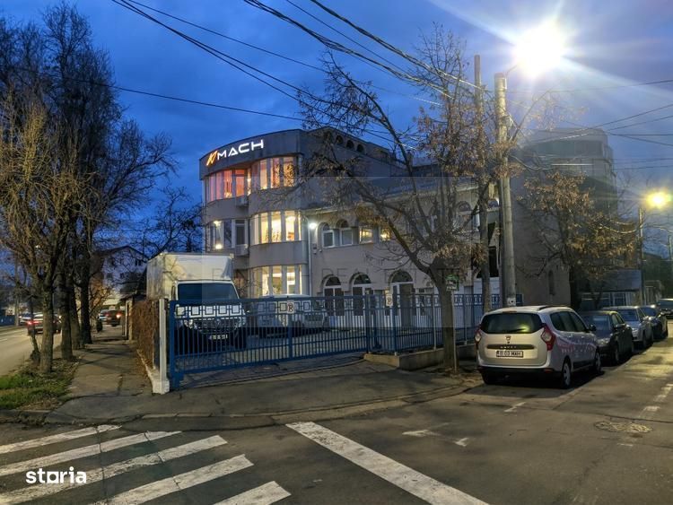 Clădiri de birouri de închiriat Sector 4 – 1.100 mp, vizibilitate stra