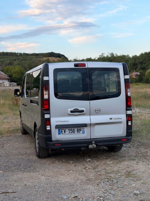 Opel vivaro 2018 lung 8+1