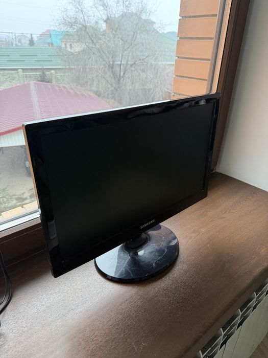 Монитор Samsung Led