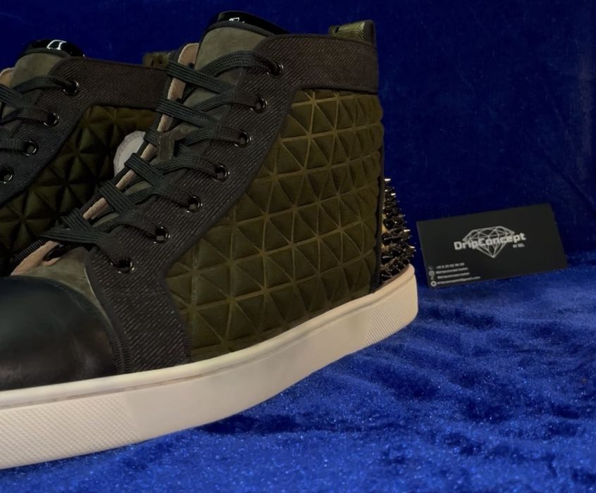 Christian Louboutin Autentic 44