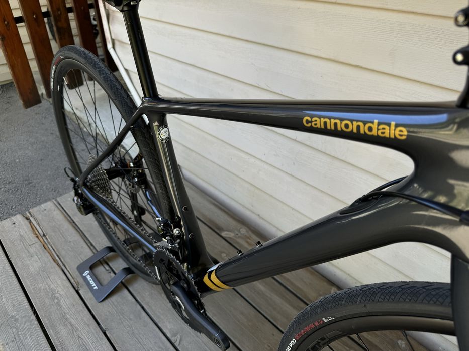 Карбонов велосипед Cannondale Synapse