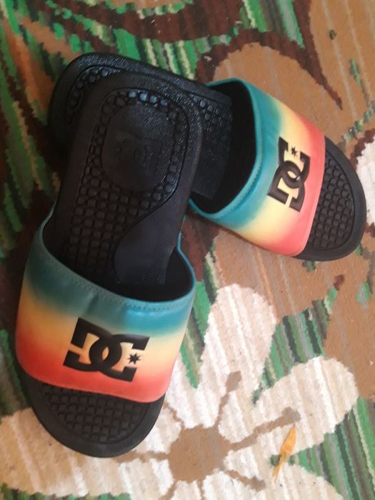Чисто нови чехли DC shoes