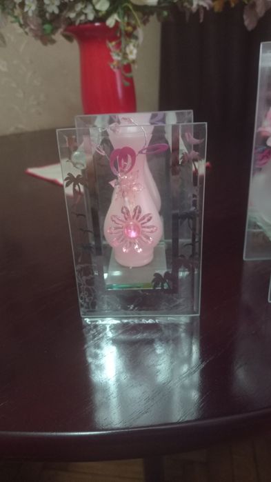 Продаю красивые сувениры в стекле.