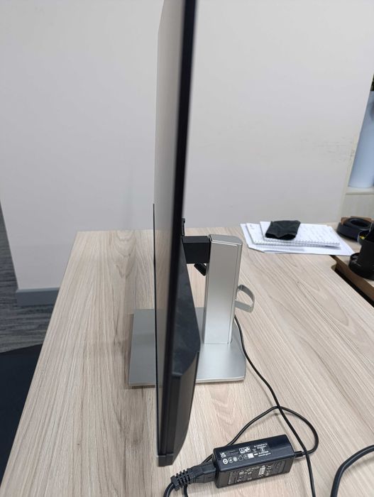 Monitor (HP 5 - Full HD 27'')